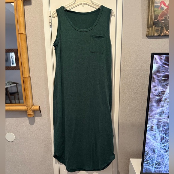 Long & green tee shirt tank dress - Picture 2 of 12